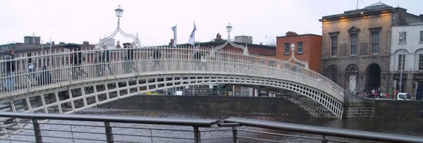 Moving on when the rain had eased we crossed the Ha'penny Bridge and through the arched alley entrance to Temple Bar, Dublin City, Ireland