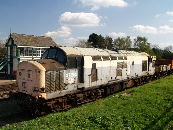 Co-Co Diesel locomotive Class 37 37255 dilapidated state Quorn and Woodhouse Station D6955 Built by English Electric at the Vulcan Foundry Works in Newton-le-Willows, Lancashire in 1965.