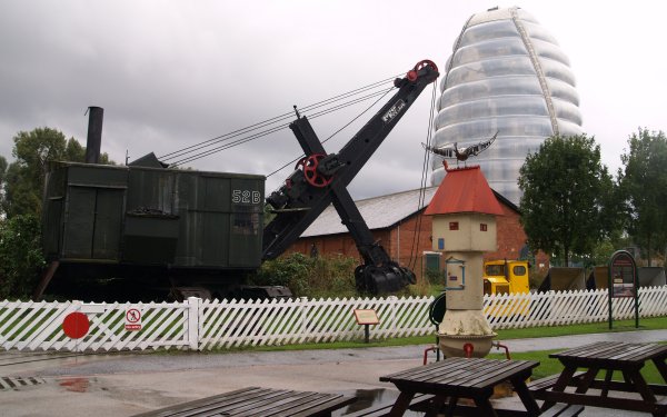 The Abbey Pumping Station Museum is just across the car park from the 'dome-like' structure of the National Space Center, Leicester. On your way in you pass the giant steam driven shovel (Ruston Bucyrus 52-B steam quarry shovel to be precise!). It was built in 1935 and worked in an Oxfordshire quarry until 1967 and was one of the last steam powered excavators in Britain and was known as the 'Steam Navvy'. The Abbey Pumping Station Museum of Science and Technology, Leicester, England, English Midlands