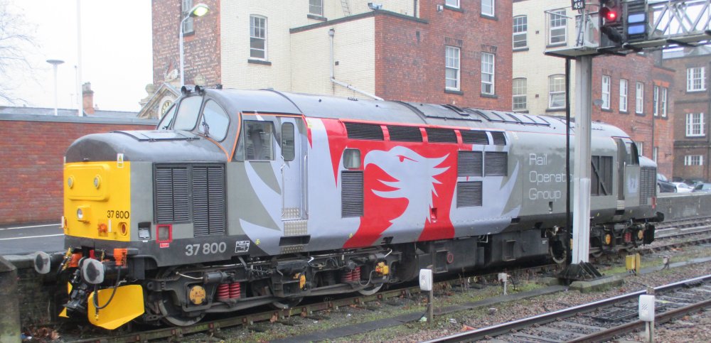 Class 37 diesel-electric locomotive 37800 Derby station livery of the Rail Operating Group Euro phoenix 37800 entered service in 1963 as D6843 and also carried the number 37143