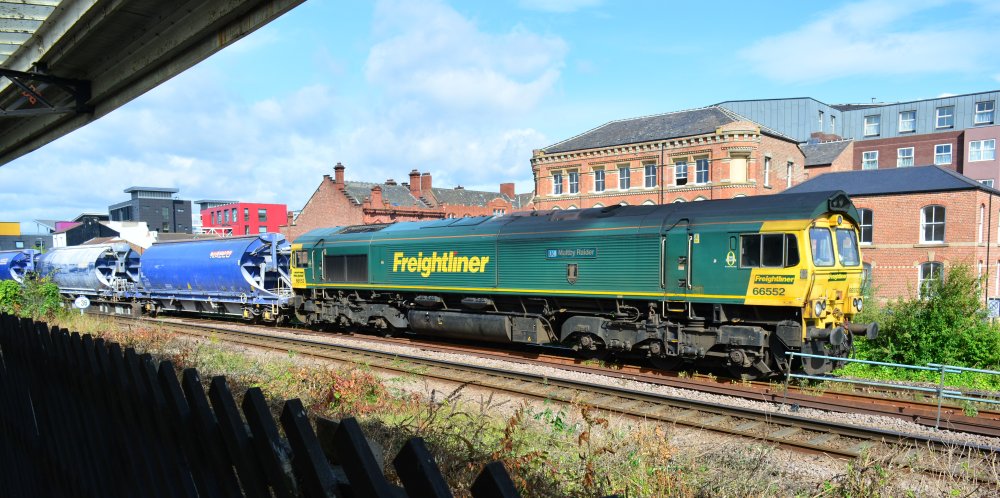 Class 66 diesel locomotive 66552 Middlesbrough