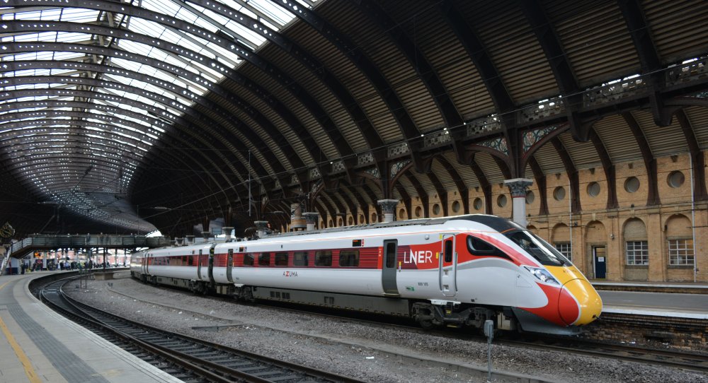 Bi-mode Class 800 800/1 800105 at Platform 5 York station with an Edinburgh-KX AZUMA LNER service