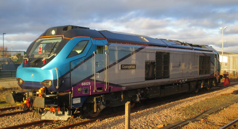 Class 68 diesel locomotive 68029 Courageous, in the evening winter sunlight of York Station (Jan 2020)