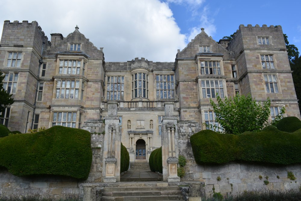 The full facade of Fountains Hall