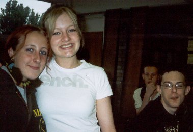 My last GCSE Science-Chemistry-Physics class Set 10DE1 Whitby Community College 2002-2003